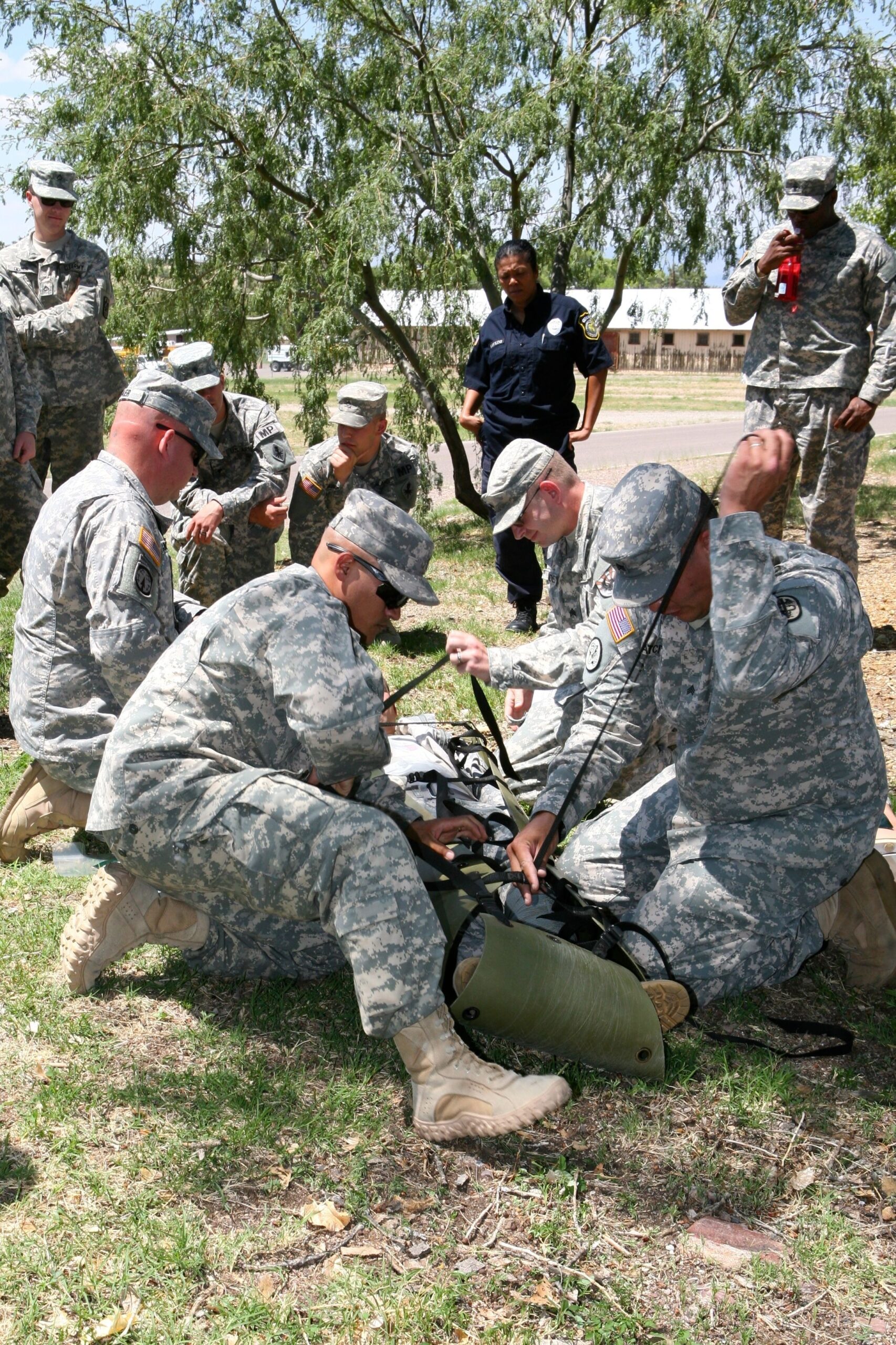 Combat Lifesaver Course Trains Soldiers To Save Lives On Off Battlefield Article The United States Army